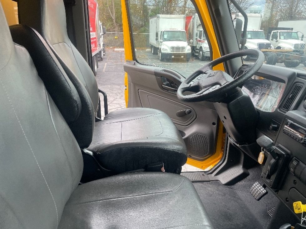 Medium Duty Box Truck-Light and Medium Duty Trucks-International-2021-MV607-Atlanta (Forest Park)-GA-215,760\n\t\tmiles-$ 38,750 - Image 21