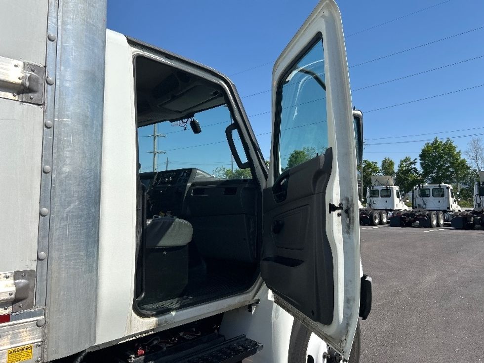 Medium Duty Box Truck-Light and Medium Duty Trucks-International-2021-MV607-Atlanta-GA-144,185\n\t\tmiles-$ 66,750 - Image 20