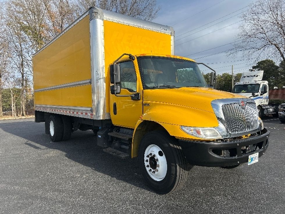 Medium Duty Box Truck-Light and Medium Duty Trucks-International-2021-MV607-Atlanta-GA-177,376\n\t\tmiles-$ 39,250 - Image 1