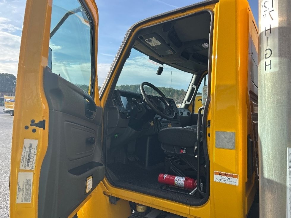 Medium Duty Box Truck-Light and Medium Duty Trucks-International-2021-MV607-Atlanta-GA-177,376\n\t\tmiles-$ 39,250 - Image 16