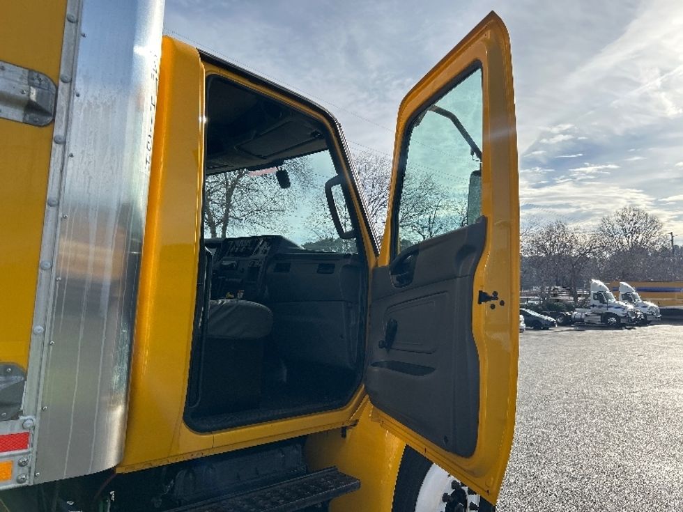 Medium Duty Box Truck-Light and Medium Duty Trucks-International-2021-MV607-Atlanta-GA-177,376\n\t\tmiles-$ 39,250 - Image 20