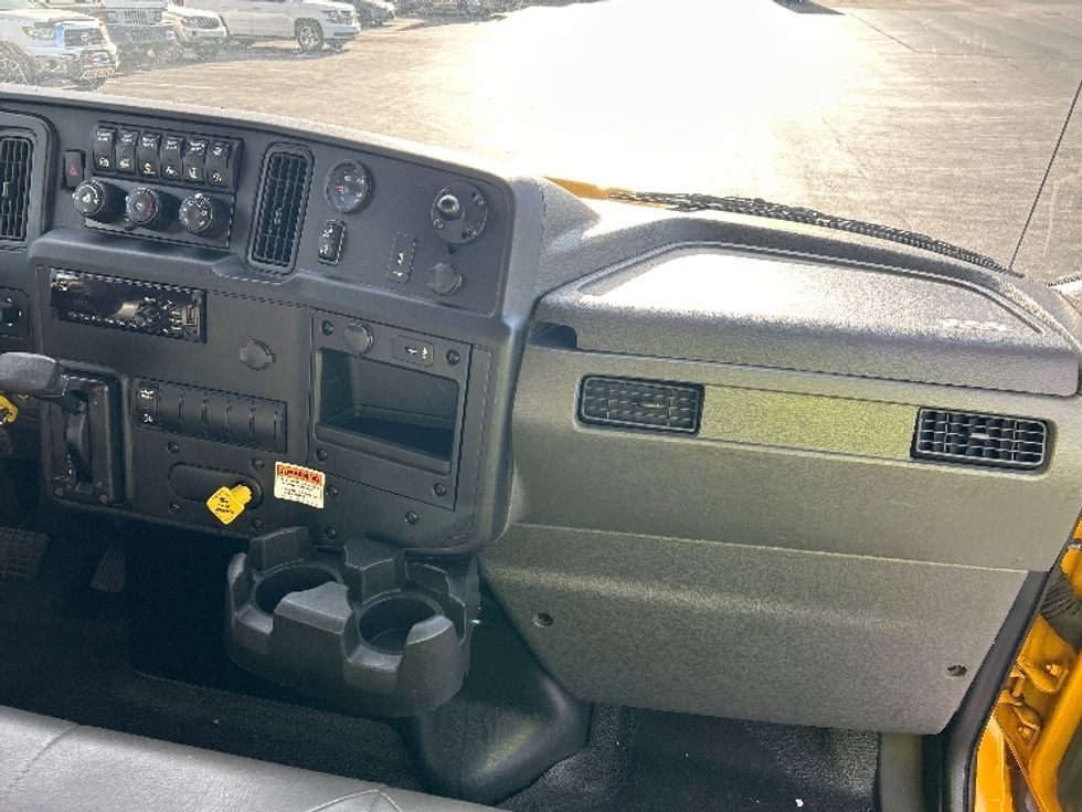 Medium Duty Box Truck-Light and Medium Duty Trucks-International-2021-MV607-Atlanta-GA-177,376\n\t\tmiles-$ 39,250 - Image 21