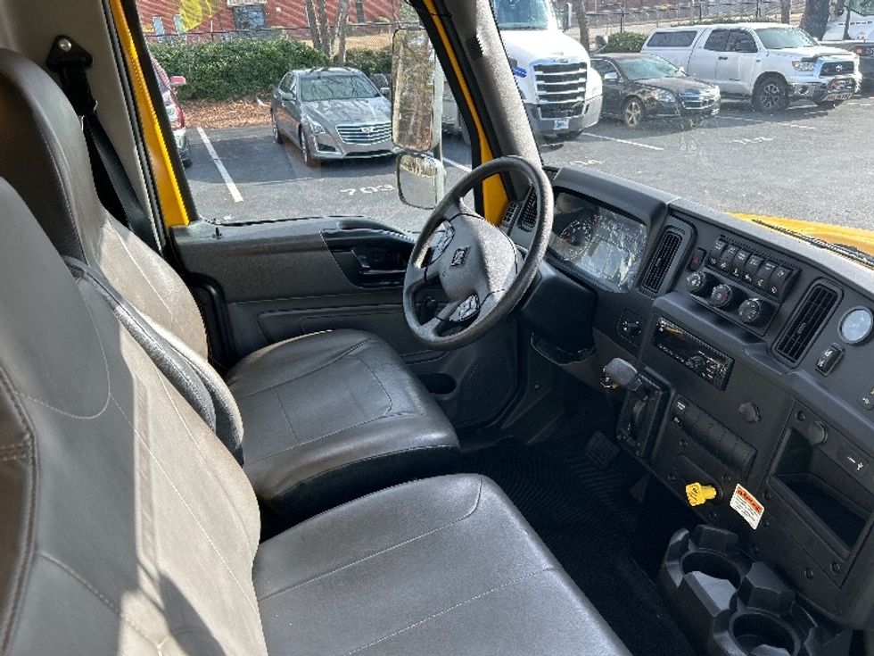 Medium Duty Box Truck-Light and Medium Duty Trucks-International-2021-MV607-Atlanta-GA-177,376\n\t\tmiles-$ 39,250 - Image 22