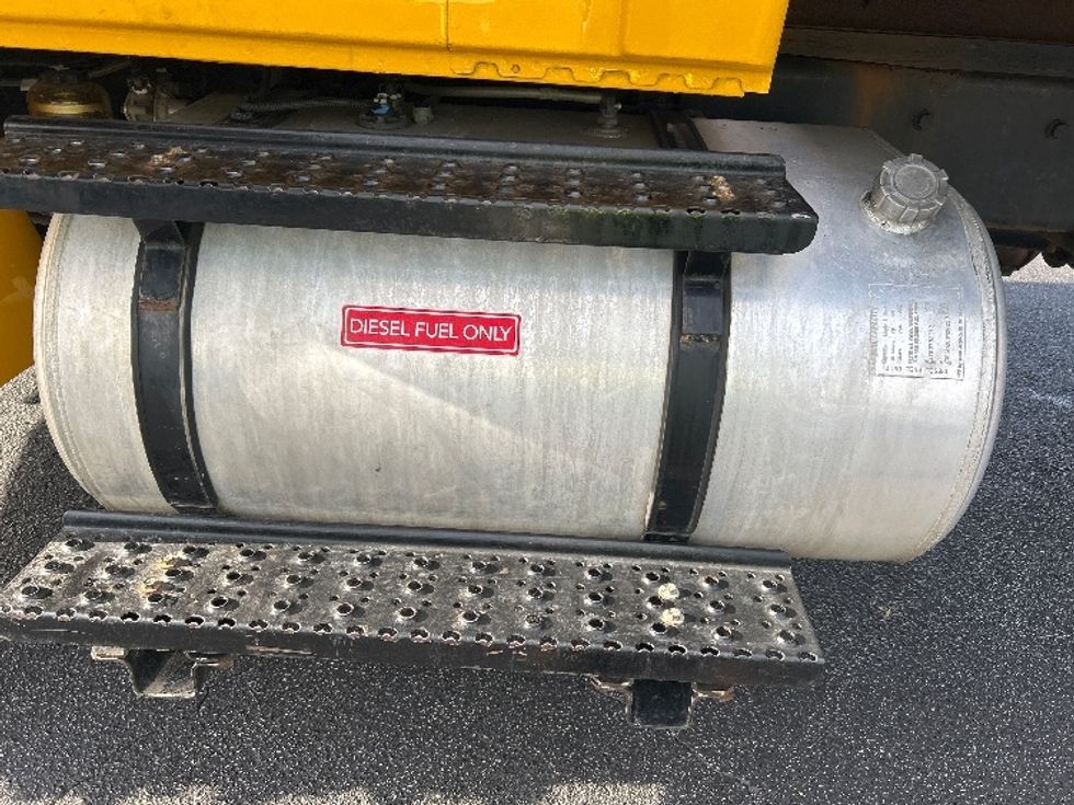 Medium Duty Box Truck-Light and Medium Duty Trucks-International-2021-MV607-Atlanta-GA-177,376\n\t\tmiles-$ 39,250 - Image 25