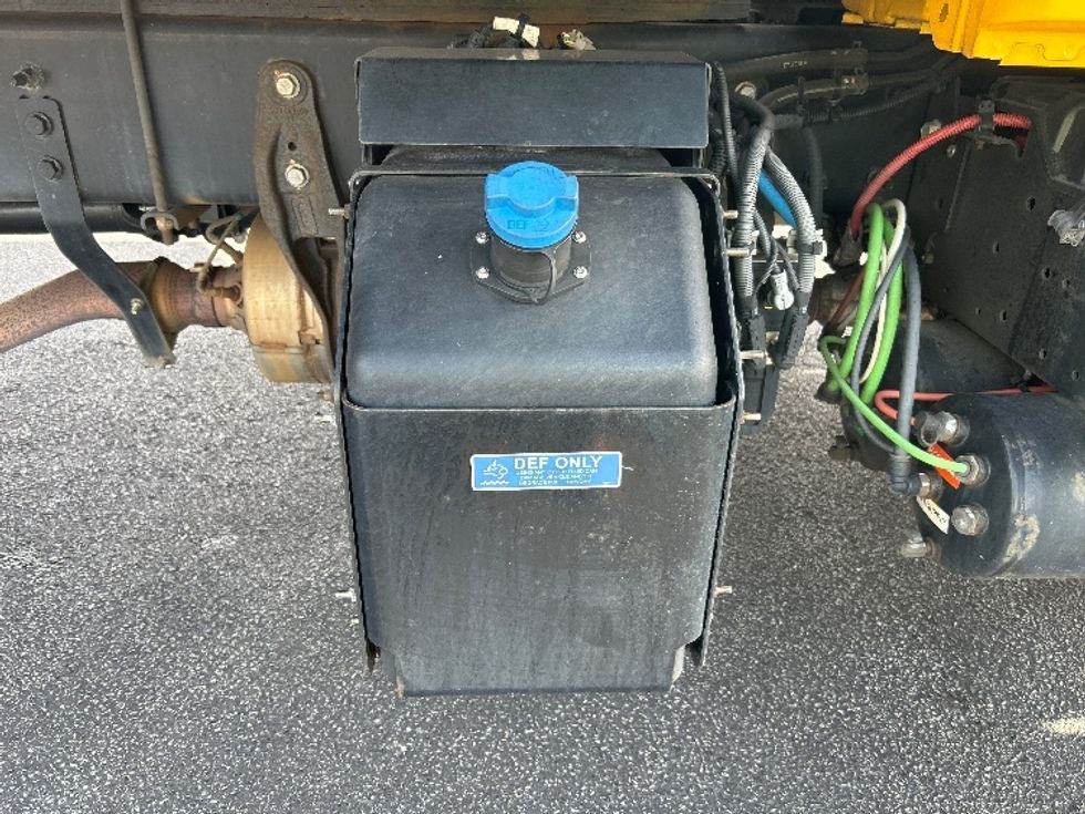 Medium Duty Box Truck-Light and Medium Duty Trucks-International-2021-MV607-Atlanta-GA-177,376\n\t\tmiles-$ 39,250 - Image 26