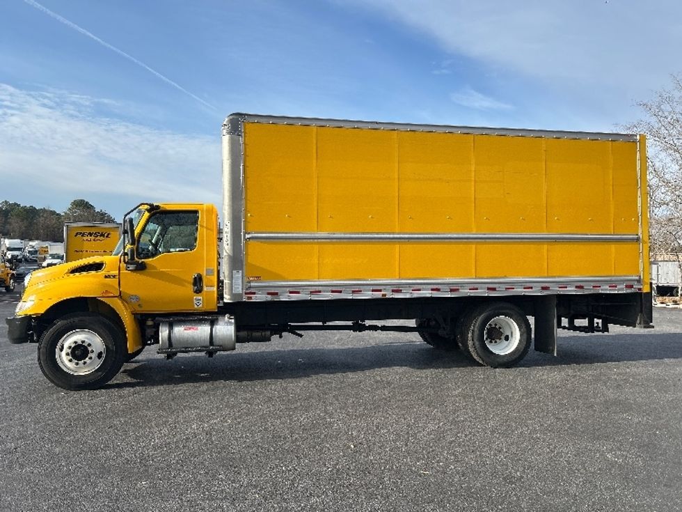 Medium Duty Box Truck-Light and Medium Duty Trucks-International-2021-MV607-Atlanta-GA-177,376\n\t\tmiles-$ 39,250 - Image 4