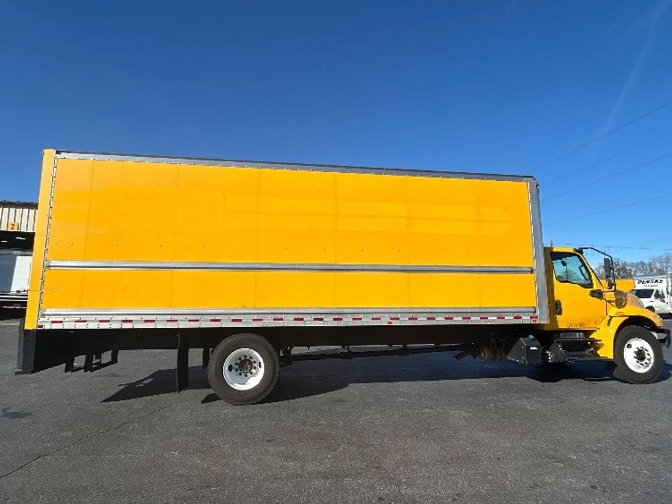 Medium Duty Box Truck-Light and Medium Duty Trucks-International-2021-MV607-Atlanta-GA-204,555\n\t\tmiles-$ 44,500 - Image 15