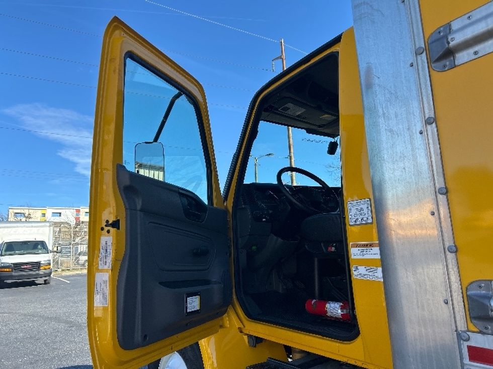 Medium Duty Box Truck-Light and Medium Duty Trucks-International-2021-MV607-Atlanta-GA-204,555\n\t\tmiles-$ 44,500 - Image 16