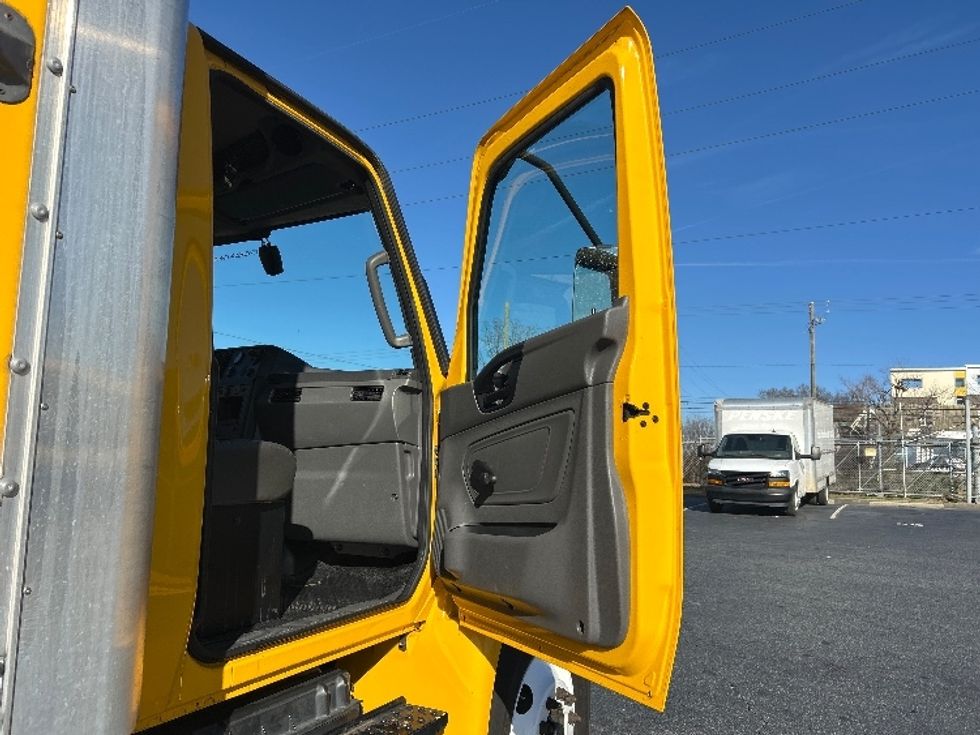 Medium Duty Box Truck-Light and Medium Duty Trucks-International-2021-MV607-Atlanta-GA-204,555\n\t\tmiles-$ 44,500 - Image 20