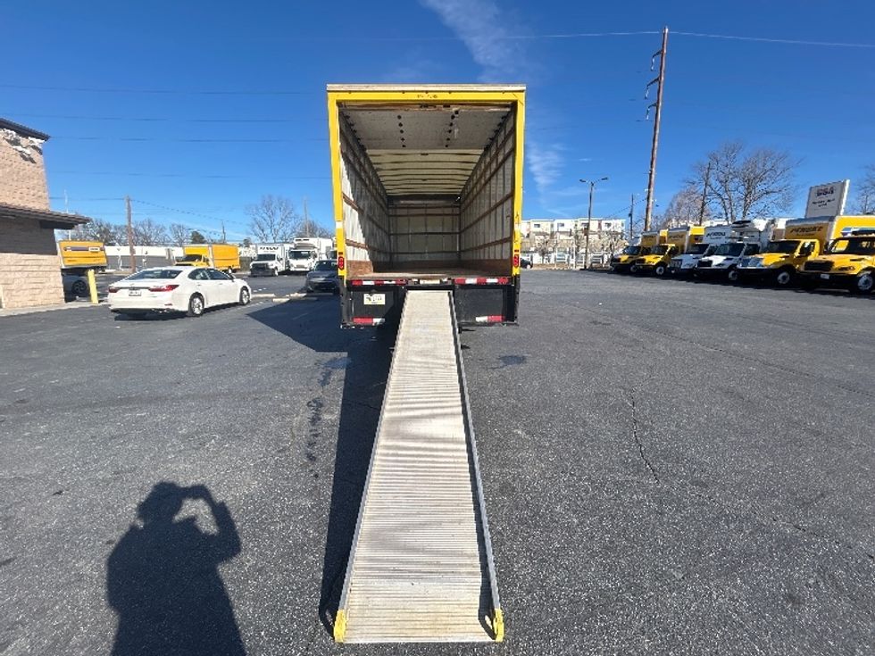 Medium Duty Box Truck-Light and Medium Duty Trucks-International-2021-MV607-Atlanta-GA-204,555\n\t\tmiles-$ 44,500 - Image 9