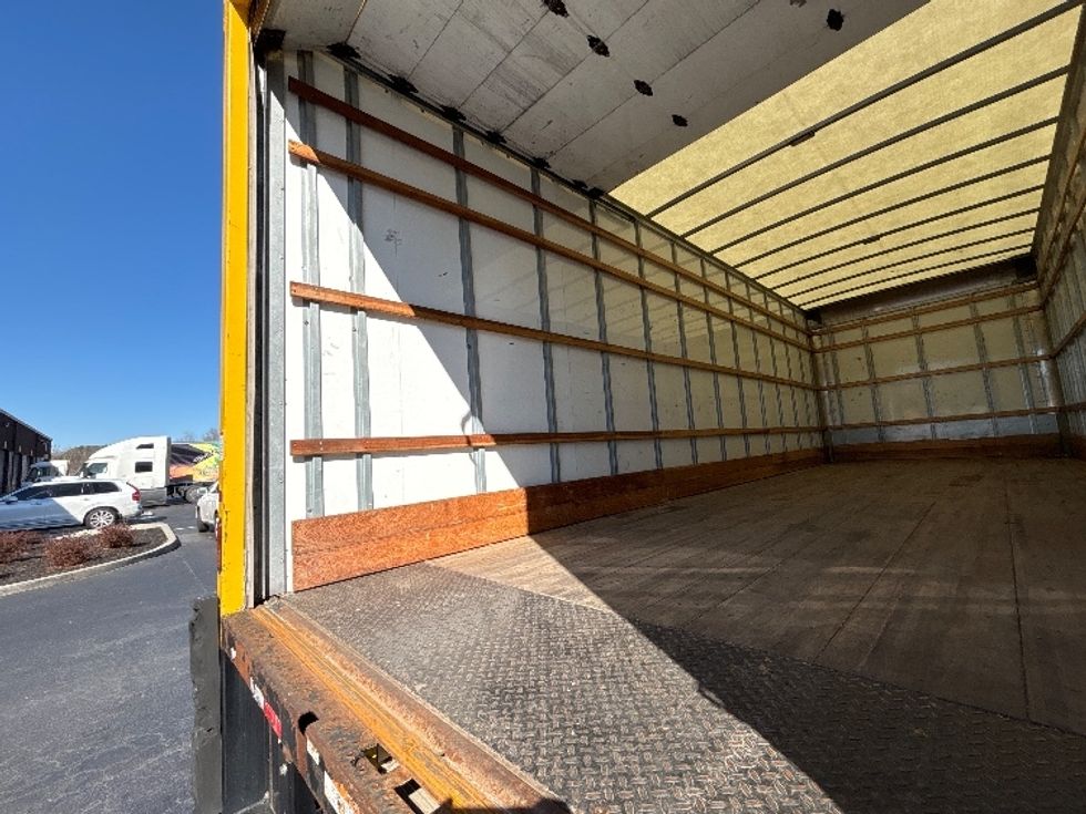 Medium Duty Box Truck-Light and Medium Duty Trucks-International-2021-MV607-Atlanta-GA-216,248\n\t\tmiles-$ 41,500 - Image 11