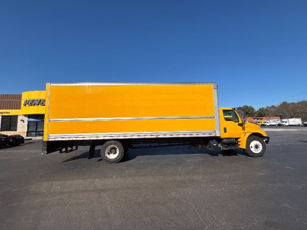Medium Duty Box Truck-Light and Medium Duty Trucks-International-2021-MV607-Atlanta-GA-216,248\n\t\tmiles-$ 41,500 - Image 15