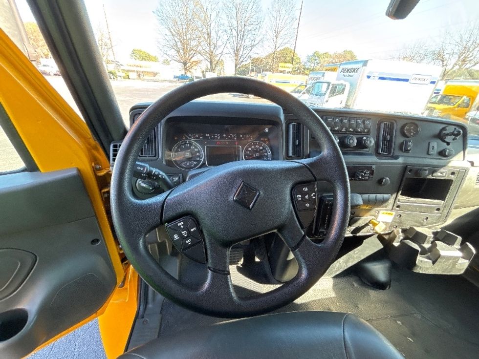 Medium Duty Box Truck-Light and Medium Duty Trucks-International-2021-MV607-Atlanta-GA-216,248\n\t\tmiles-$ 41,500 - Image 18