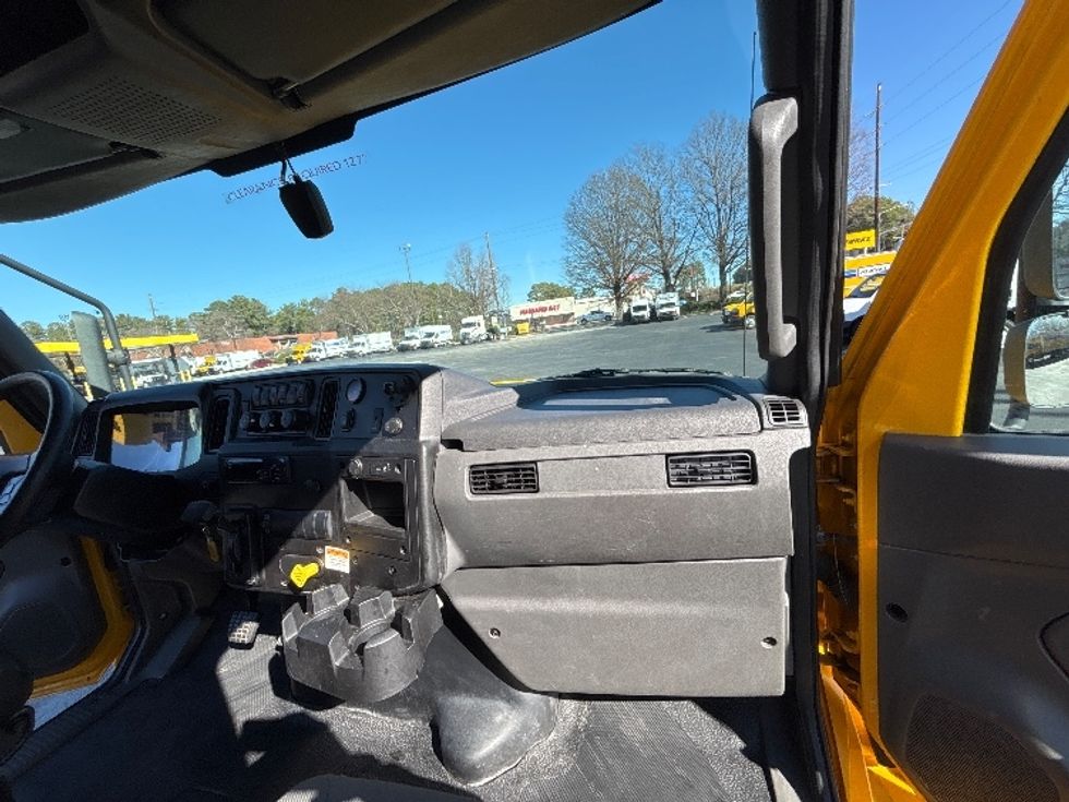 Medium Duty Box Truck-Light and Medium Duty Trucks-International-2021-MV607-Atlanta-GA-216,248\n\t\tmiles-$ 41,500 - Image 21
