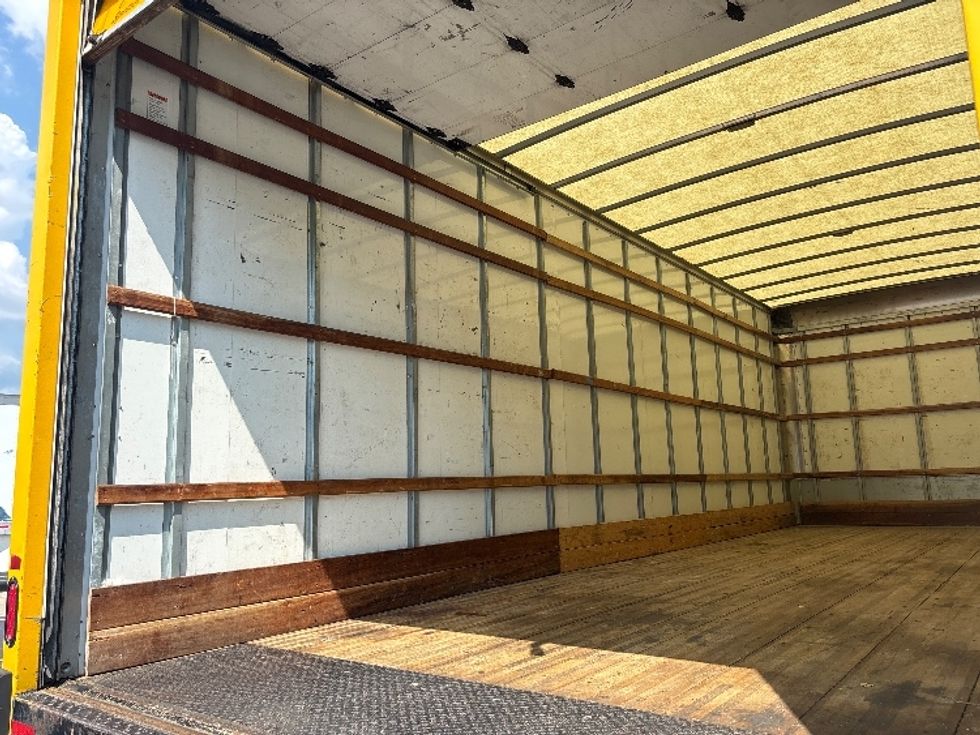Medium Duty Box Truck-Light and Medium Duty Trucks-International-2021-MV607-Atlanta-GA-220,088\n\t\tmiles-$ 42,250 - Image 10