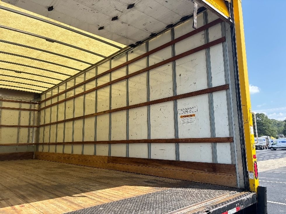 Medium Duty Box Truck-Light and Medium Duty Trucks-International-2021-MV607-Atlanta-GA-220,088\n\t\tmiles-$ 42,250 - Image 11