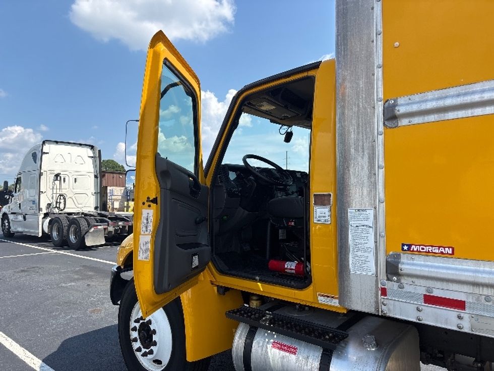 Medium Duty Box Truck-Light and Medium Duty Trucks-International-2021-MV607-Atlanta-GA-220,088\n\t\tmiles-$ 42,250 - Image 15