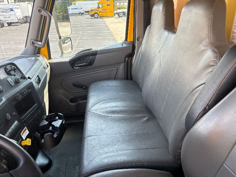 Medium Duty Box Truck-Light and Medium Duty Trucks-International-2021-MV607-Atlanta-GA-220,088\n\t\tmiles-$ 42,250 - Image 18