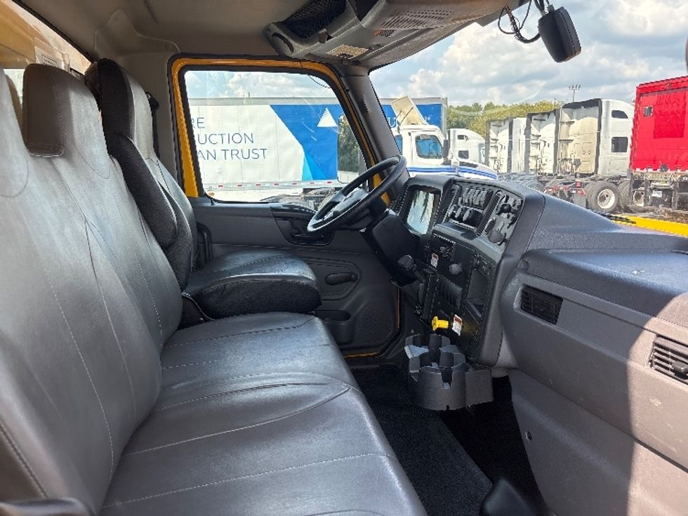 Medium Duty Box Truck-Light and Medium Duty Trucks-International-2021-MV607-Atlanta-GA-220,088\n\t\tmiles-$ 42,250 - Image 21