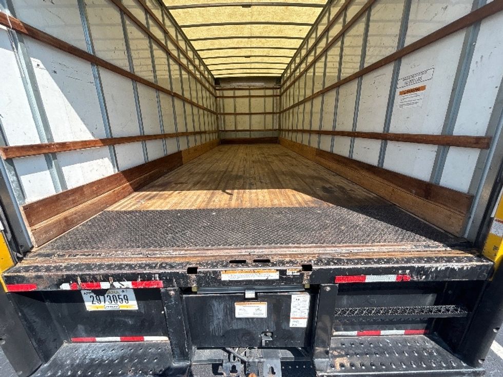 Medium Duty Box Truck-Light and Medium Duty Trucks-International-2021-MV607-Atlanta-GA-220,088\n\t\tmiles-$ 42,250 - Image 9