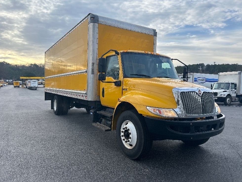 Medium Duty Box Truck-Light and Medium Duty Trucks-International-2021-MV607-Atlanta-GA-227,981\n\t\tmiles-$ 40,750 - Image 1