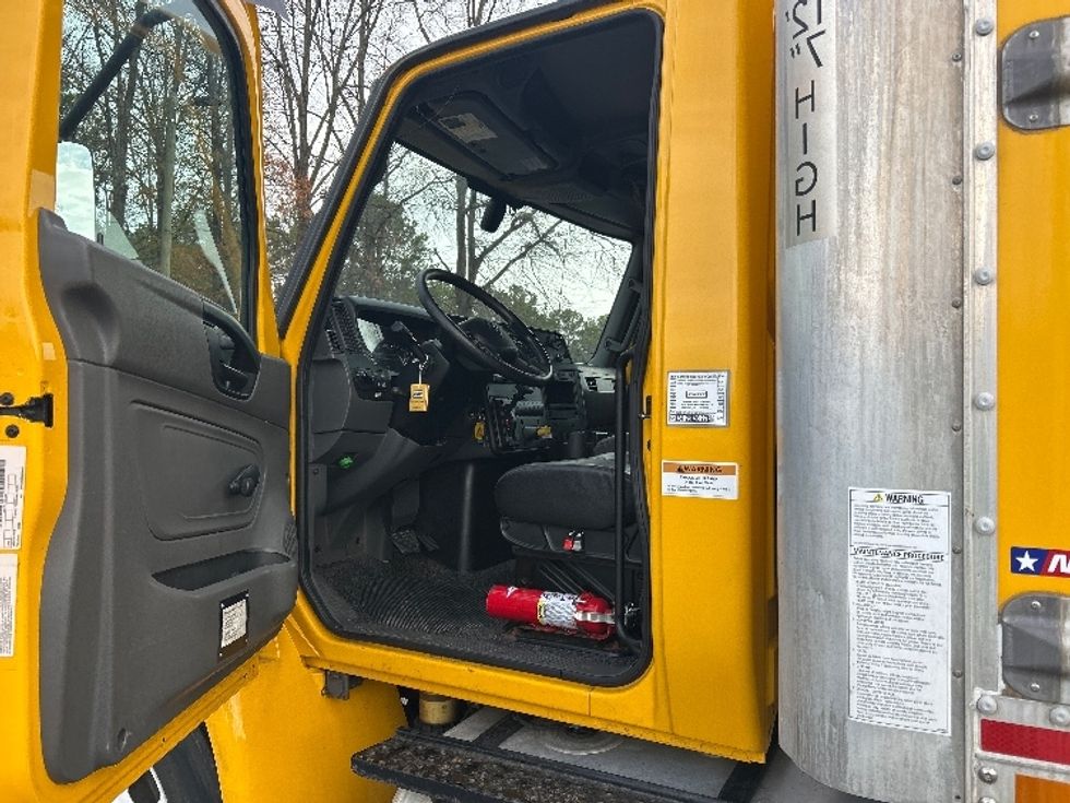 Medium Duty Box Truck-Light and Medium Duty Trucks-International-2021-MV607-Atlanta-GA-227,981\n\t\tmiles-$ 40,750 - Image 16