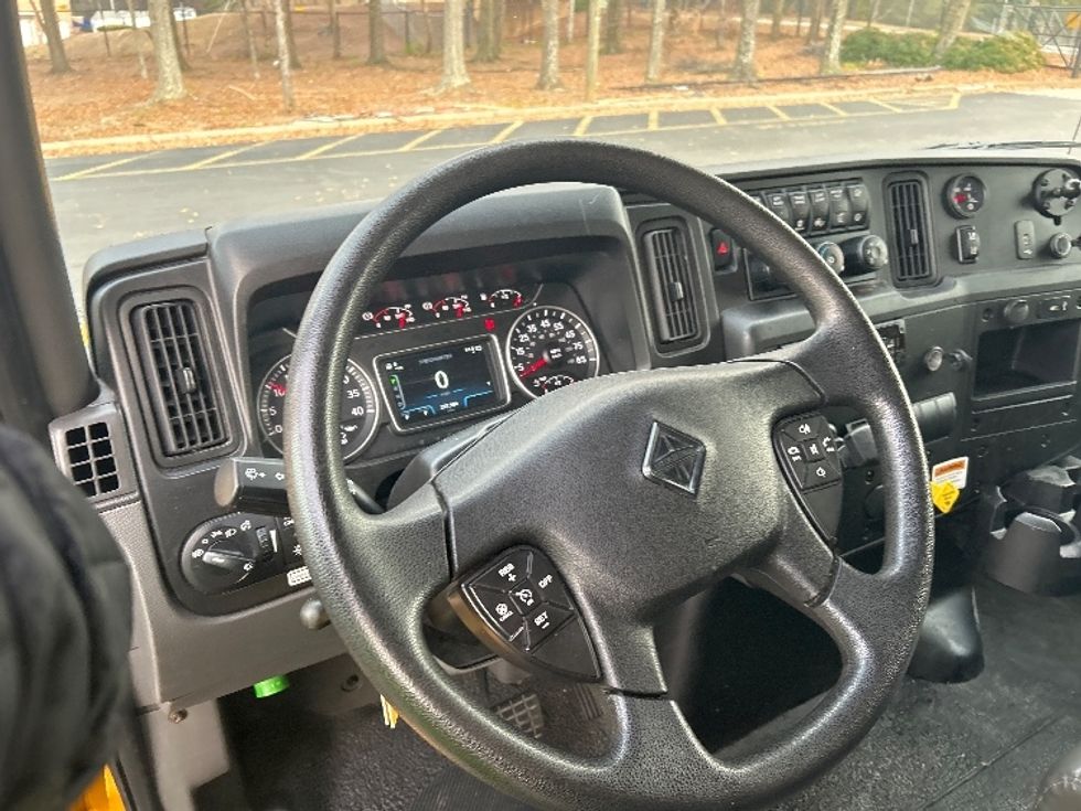 Medium Duty Box Truck-Light and Medium Duty Trucks-International-2021-MV607-Atlanta-GA-227,981\n\t\tmiles-$ 40,750 - Image 18