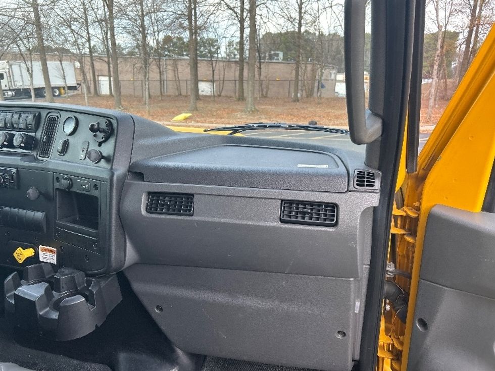 Medium Duty Box Truck-Light and Medium Duty Trucks-International-2021-MV607-Atlanta-GA-227,981\n\t\tmiles-$ 40,750 - Image 21