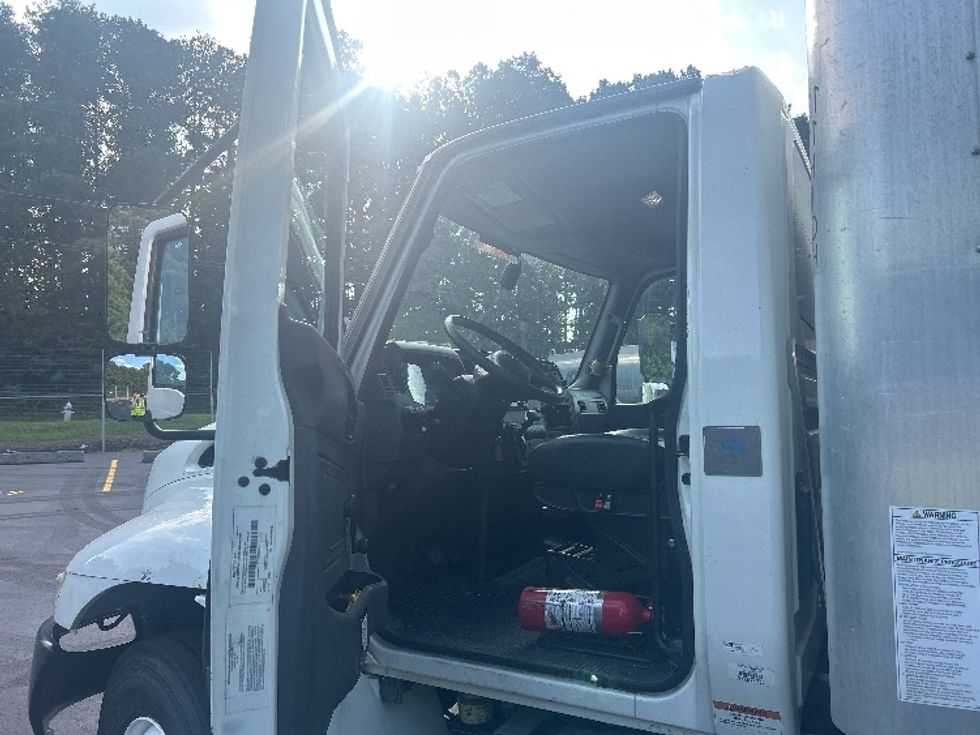 Medium Duty Box Truck-Light and Medium Duty Trucks-International-2021-MV607-Atlanta-GA-228,485\n\t\tmiles-$ 52,000 - Image 16