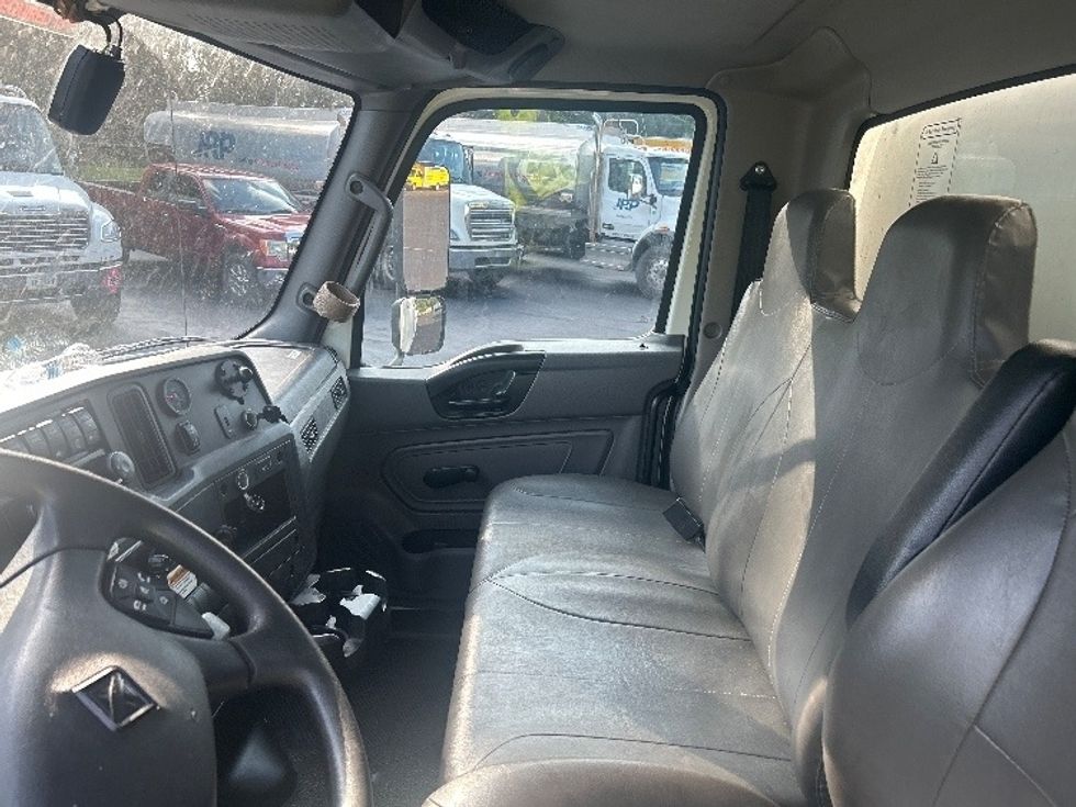 Medium Duty Box Truck-Light and Medium Duty Trucks-International-2021-MV607-Atlanta-GA-228,485\n\t\tmiles-$ 52,000 - Image 19