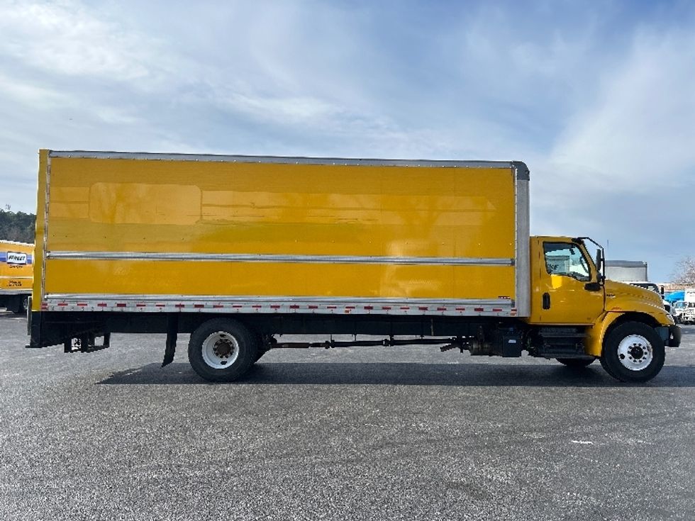 Medium Duty Box Truck-Light and Medium Duty Trucks-International-2021-MV607-Atlanta-GA-232,725\n\t\tmiles-$ 40,000 - Image 15