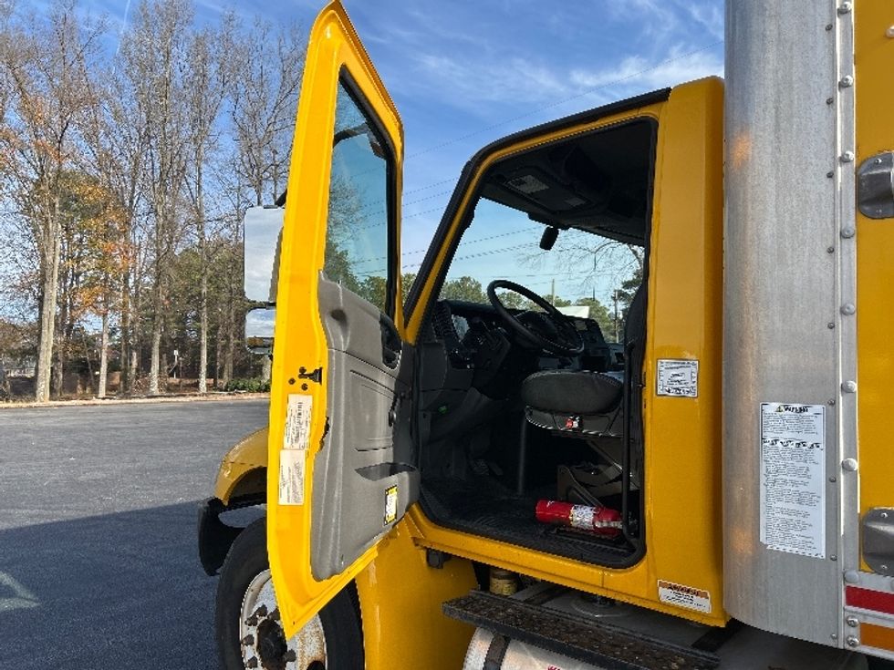 Medium Duty Box Truck-Light and Medium Duty Trucks-International-2021-MV607-Atlanta-GA-232,725\n\t\tmiles-$ 40,000 - Image 16