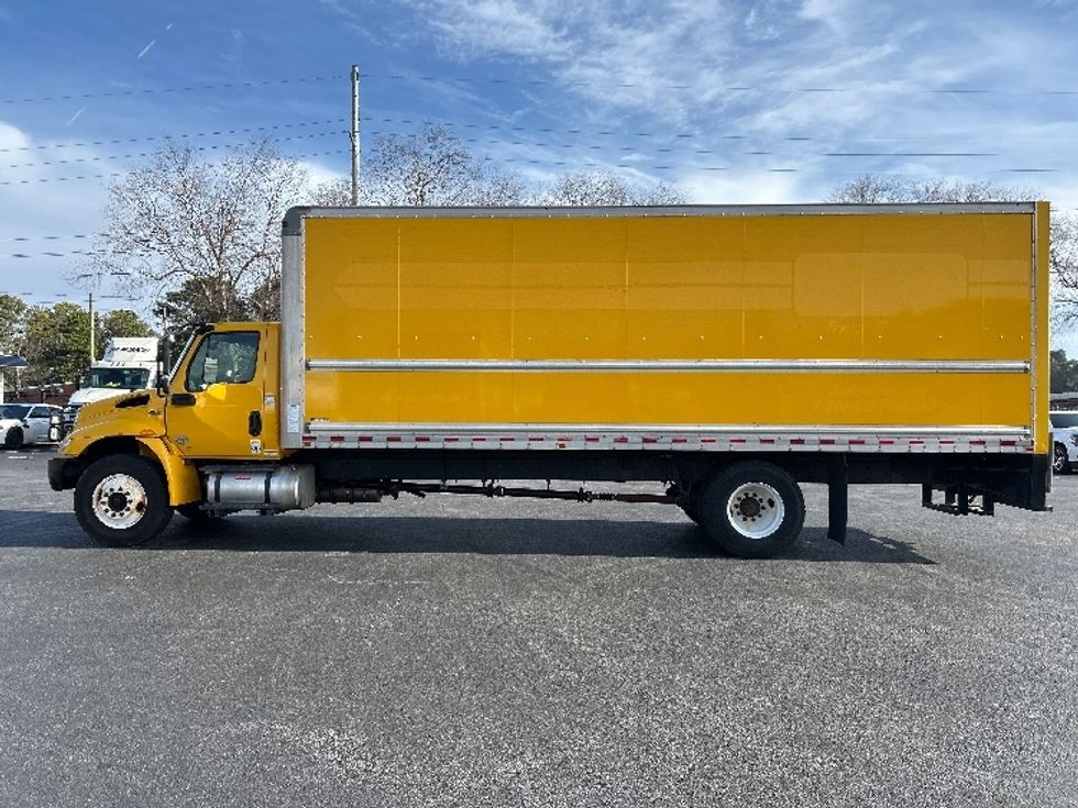 Medium Duty Box Truck-Light and Medium Duty Trucks-International-2021-MV607-Atlanta-GA-232,725\n\t\tmiles-$ 40,000 - Image 4