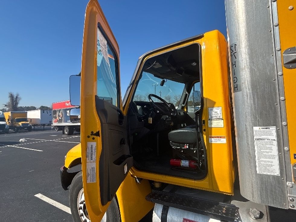 Medium Duty Box Truck-Light and Medium Duty Trucks-International-2021-MV607-Atlanta-GA-232,817\n\t\tmiles-$ 40,000 - Image 16