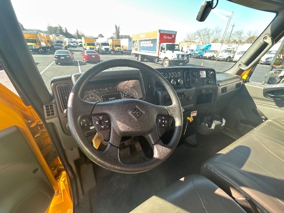 Medium Duty Box Truck-Light and Medium Duty Trucks-International-2021-MV607-Atlanta-GA-232,817\n\t\tmiles-$ 40,000 - Image 17