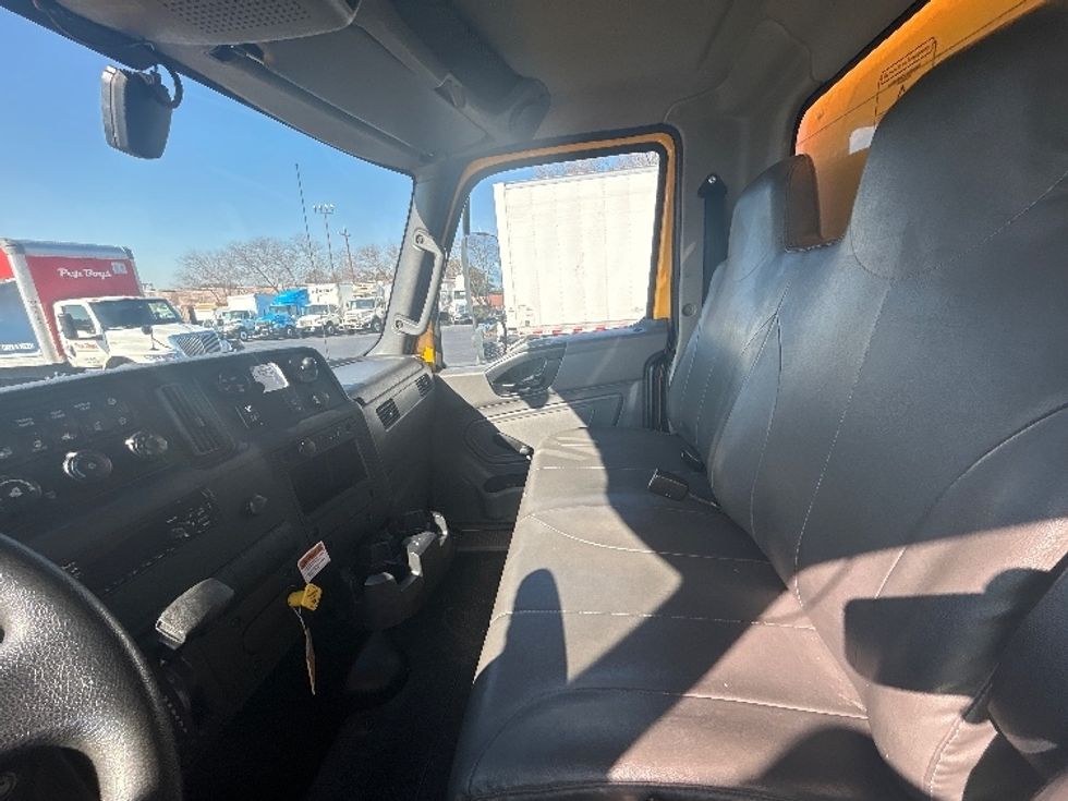 Medium Duty Box Truck-Light and Medium Duty Trucks-International-2021-MV607-Atlanta-GA-232,817\n\t\tmiles-$ 40,000 - Image 19