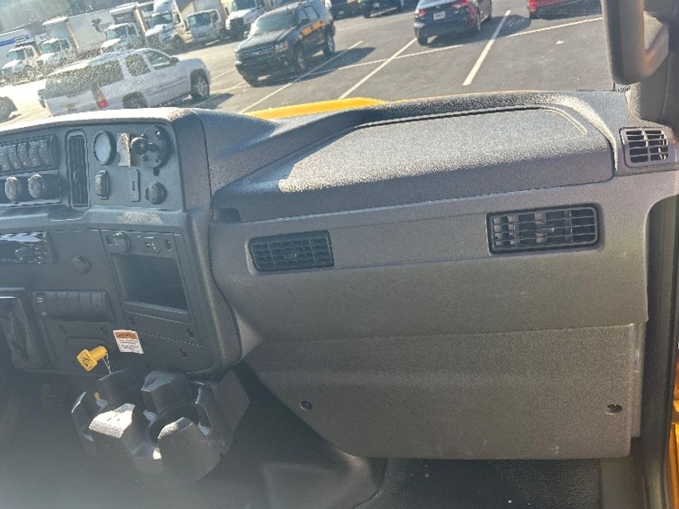 Medium Duty Box Truck-Light and Medium Duty Trucks-International-2021-MV607-Atlanta-GA-232,817\n\t\tmiles-$ 40,000 - Image 21