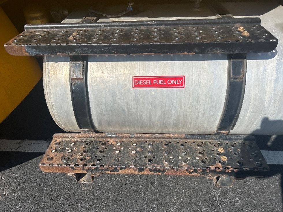 Medium Duty Box Truck-Light and Medium Duty Trucks-International-2021-MV607-Atlanta-GA-232,817\n\t\tmiles-$ 40,000 - Image 25