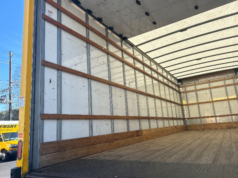 Medium Duty Box Truck-Light and Medium Duty Trucks-International-2021-MV607-Atlanta-GA-233,672\n\t\tmiles-$ 38,250 - Image 10