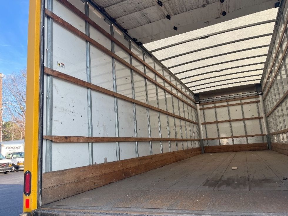 Medium Duty Box Truck-Light and Medium Duty Trucks-International-2021-MV607-Atlanta-GA-243,324\n\t\tmiles-$ 36,500 - Image 10