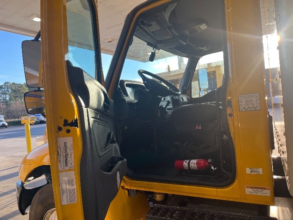 Medium Duty Box Truck-Light and Medium Duty Trucks-International-2021-MV607-Atlanta-GA-243,324\n\t\tmiles-$ 36,500 - Image 15