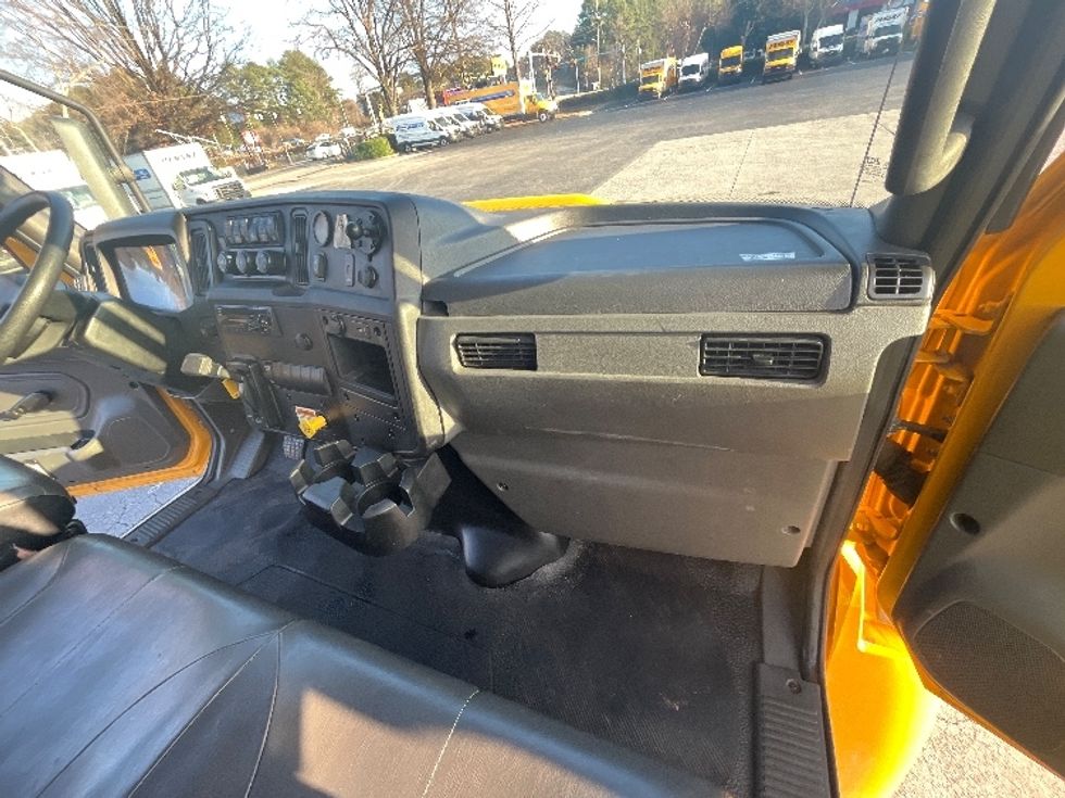 Medium Duty Box Truck-Light and Medium Duty Trucks-International-2021-MV607-Atlanta-GA-243,324\n\t\tmiles-$ 36,500 - Image 20