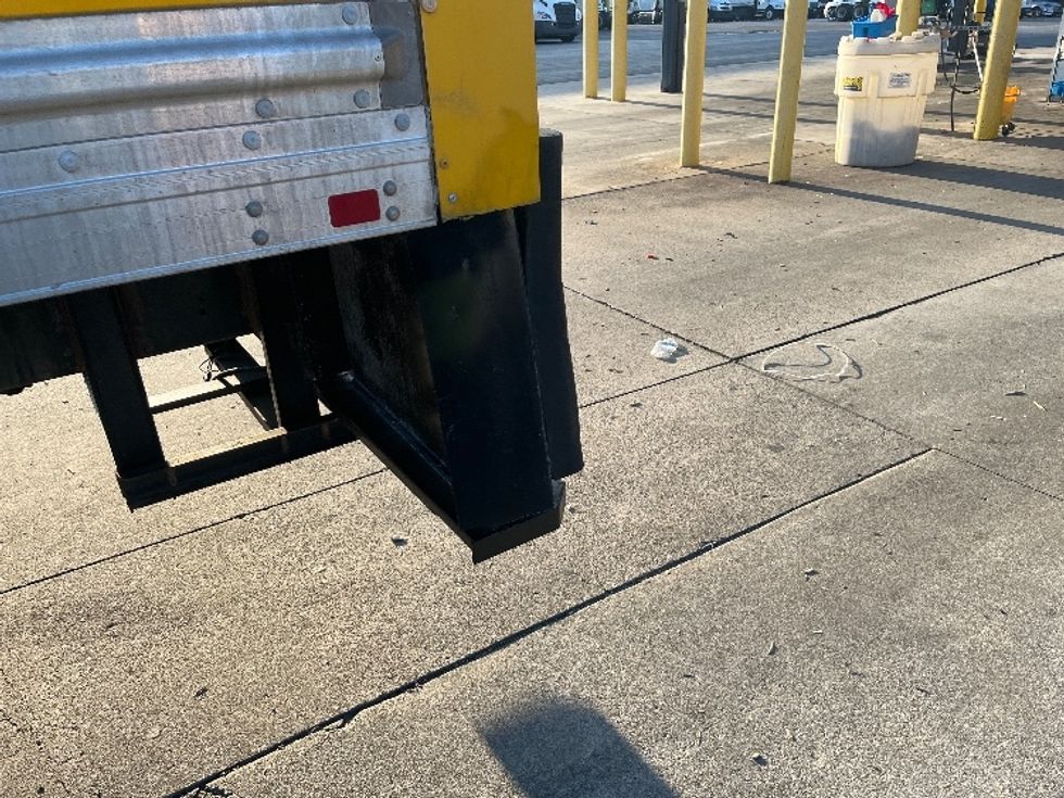 Medium Duty Box Truck-Light and Medium Duty Trucks-International-2021-MV607-Atlanta-GA-243,324\n\t\tmiles-$ 36,500 - Image 24