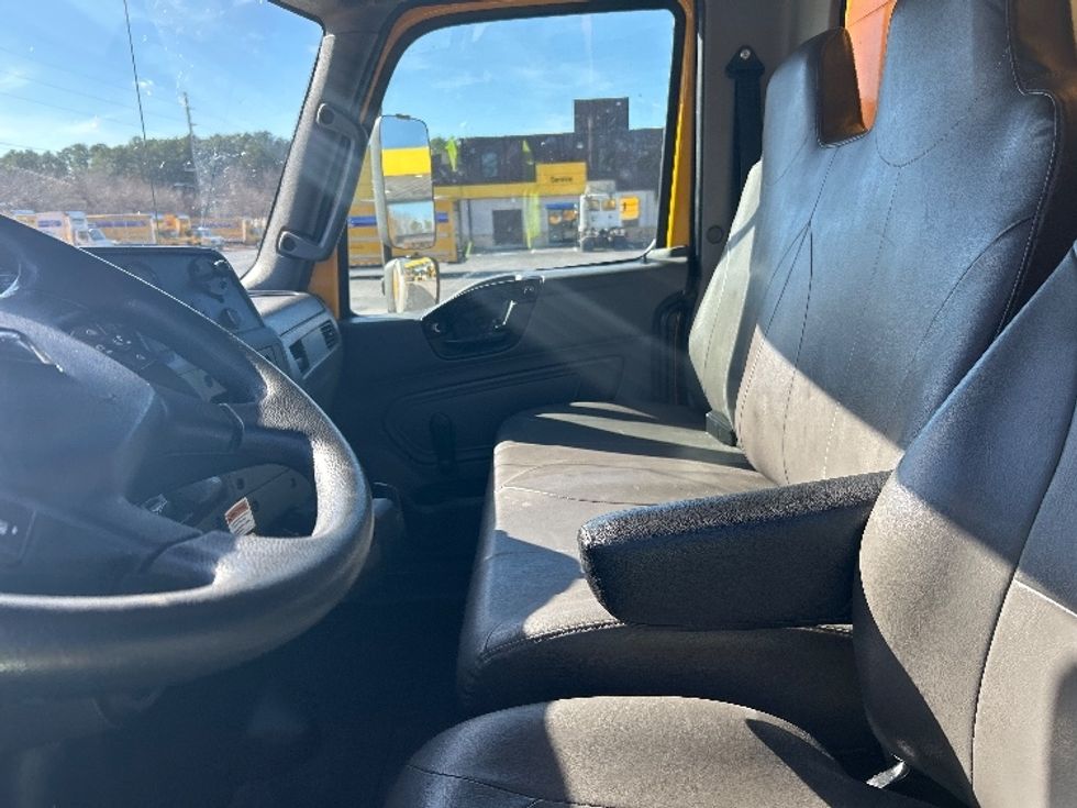 Medium Duty Box Truck-Light and Medium Duty Trucks-International-2021-MV607-Atlanta-GA-253,046\n\t\tmiles-$ 34,750 - Image 18