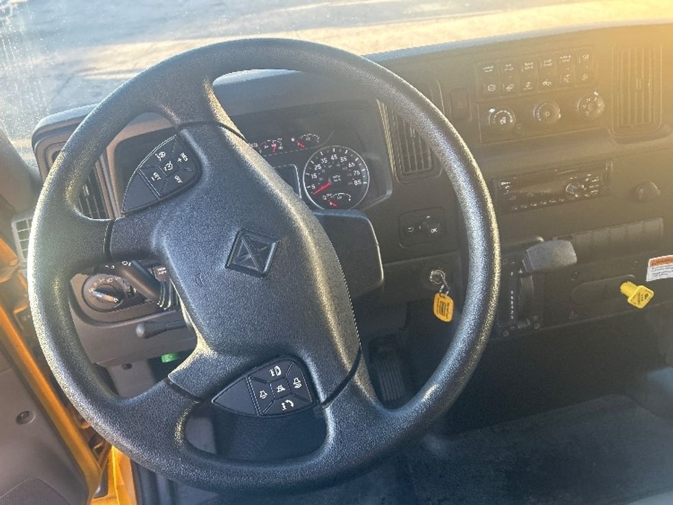 Medium Duty Box Truck-Light and Medium Duty Trucks-International-2021-MV607-Auburn-MA-185,501\n\t\tmiles-$ 34,000 - Image 17