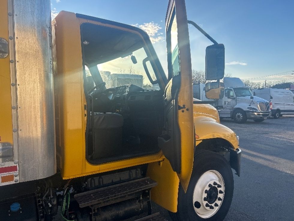 Medium Duty Box Truck-Light and Medium Duty Trucks-International-2021-MV607-Auburn-MA-185,501\n\t\tmiles-$ 34,000 - Image 20