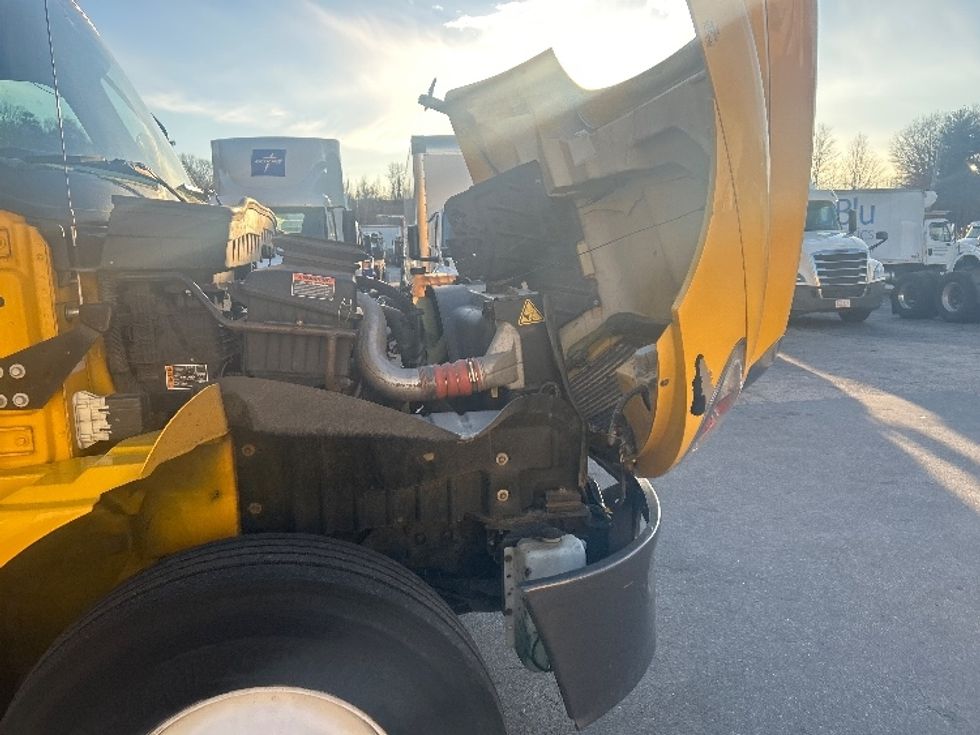 Medium Duty Box Truck-Light and Medium Duty Trucks-International-2021-MV607-Auburn-MA-185,501\n\t\tmiles-$ 34,000 - Image 23