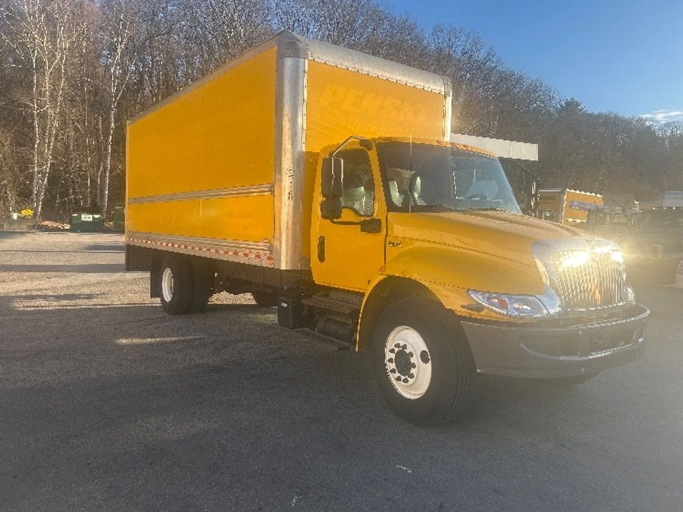 Medium Duty Box Truck-Light and Medium Duty Trucks-International-2021-MV607-Auburn-MA-185,501\n\t\tmiles-$ 34,000 - Image 3