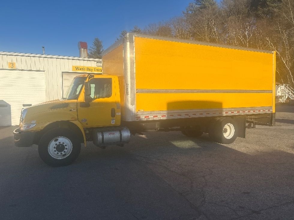 Medium Duty Box Truck-Light and Medium Duty Trucks-International-2021-MV607-Auburn-MA-185,501\n\t\tmiles-$ 34,000 - Image 4