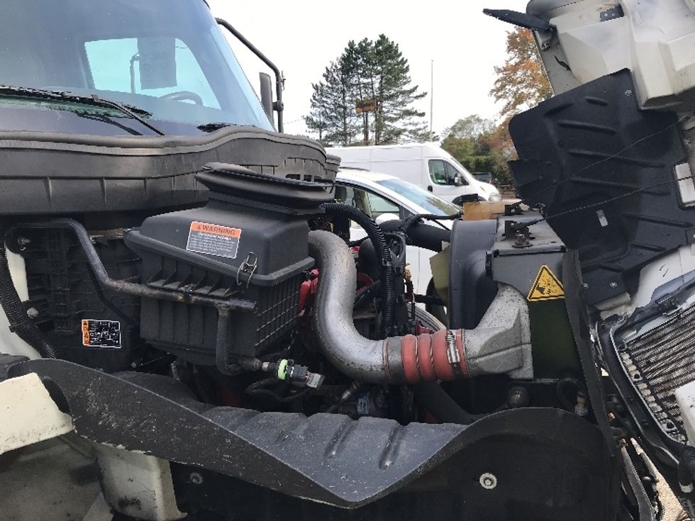 Medium Duty Box Truck-Light and Medium Duty Trucks-International-2021-MV607-Auburn-MA-231,801\n\t\tmiles-$ 39,500 - Image 23